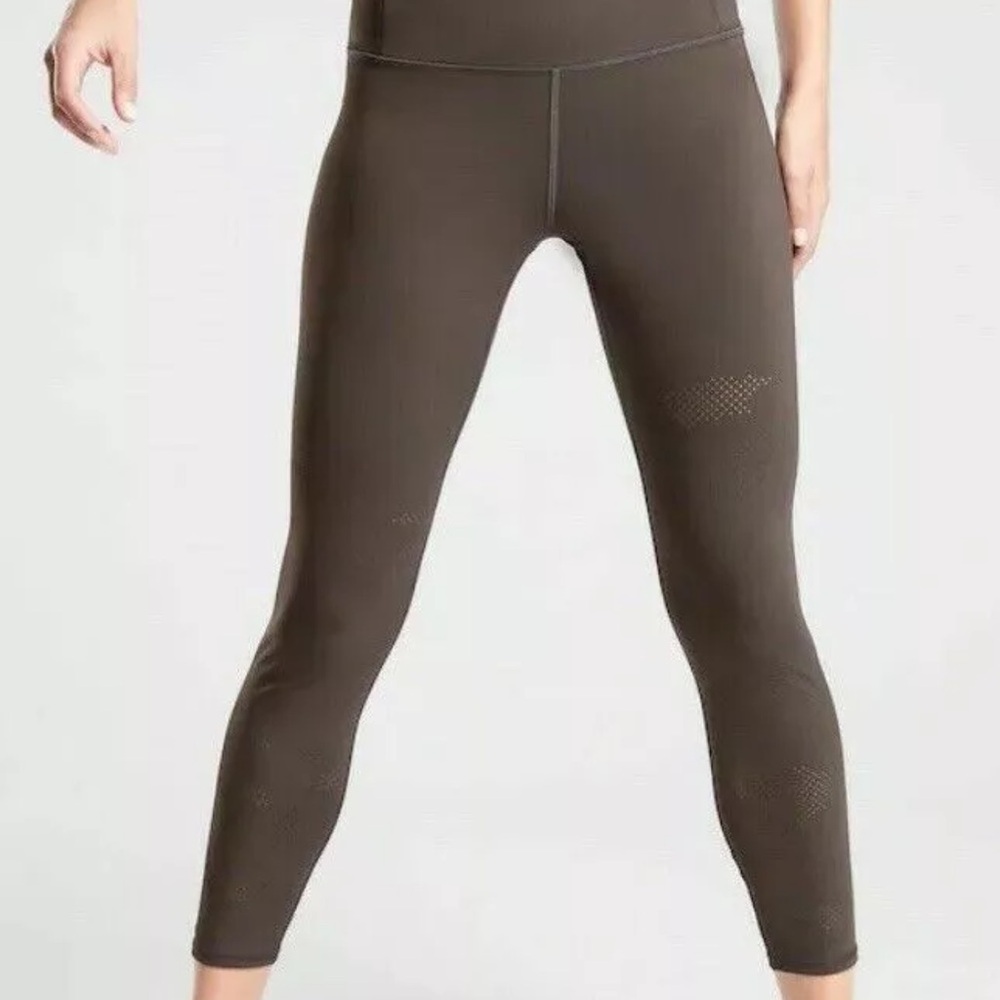 Athleta Persistence Camo Laser Cut 7/8 Tight in Powerlift Taupe